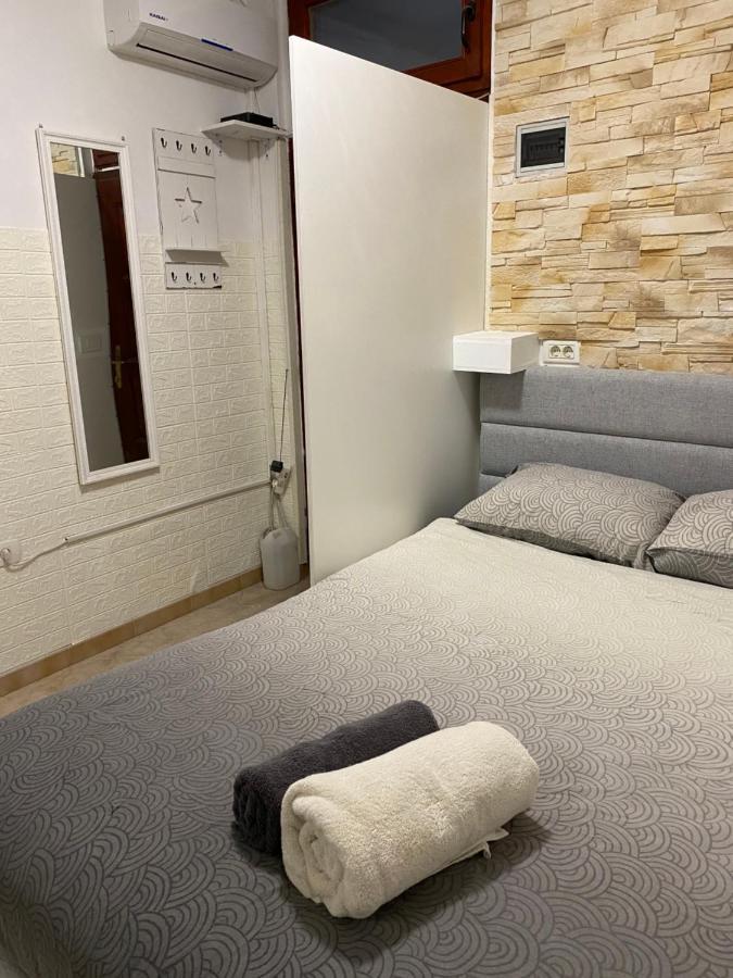 Studio Apartma Sara Apartment Piran Bagian luar foto